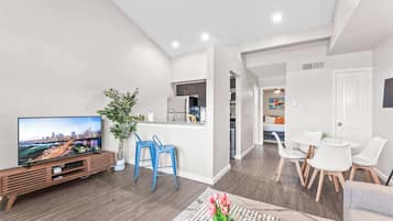 1 間睡房、書桌、熨斗/熨衫板、Wi-Fi