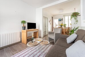 Télévision, chaîne hi-fi