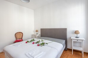 3 chambres, fer et planche à repasser, accès au Wi-Fi (inclus)