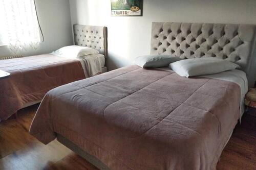 Quarto triplo standard | Wi-Fi de cortesia, roupa de cama