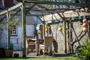 Exterior - Flygate - 2 Bedroom Cottage - Lawrenny (Kilgetty)