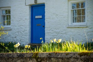Front of property - Flygate - 2 Bedroom Cottage - Lawrenny (Kilgetty)