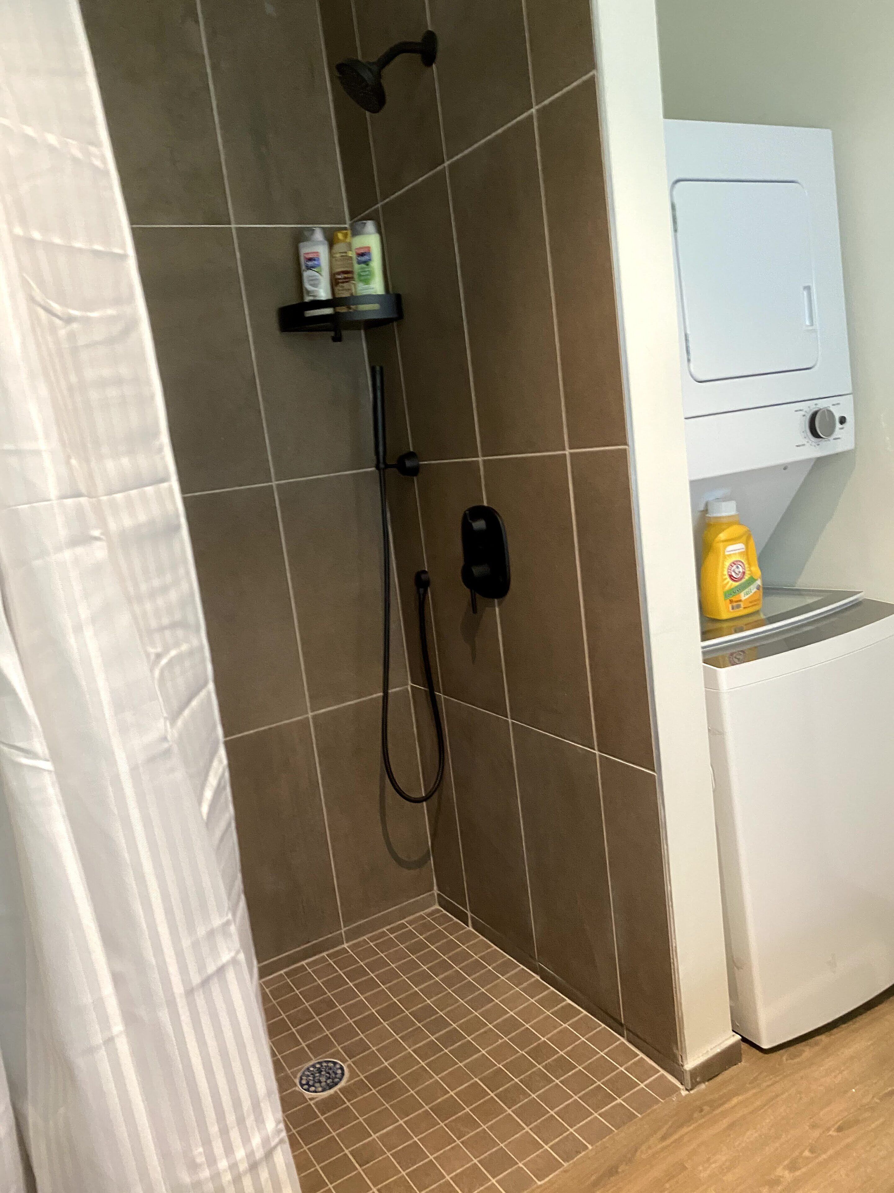 Apartment | Bilik Mandi