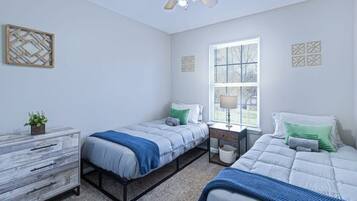 3 bedrooms, desk, iron/ironing board, WiFi