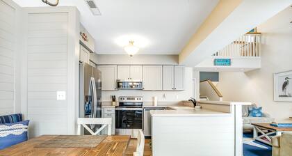 Condo with central AC, private W/D & free WiFi - shared pool