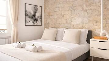 Tabla de planchar con plancha, cuna de viaje y wifi