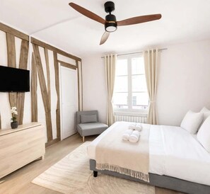 Strykejern/-brett, reiseseng for barn og wi-fi