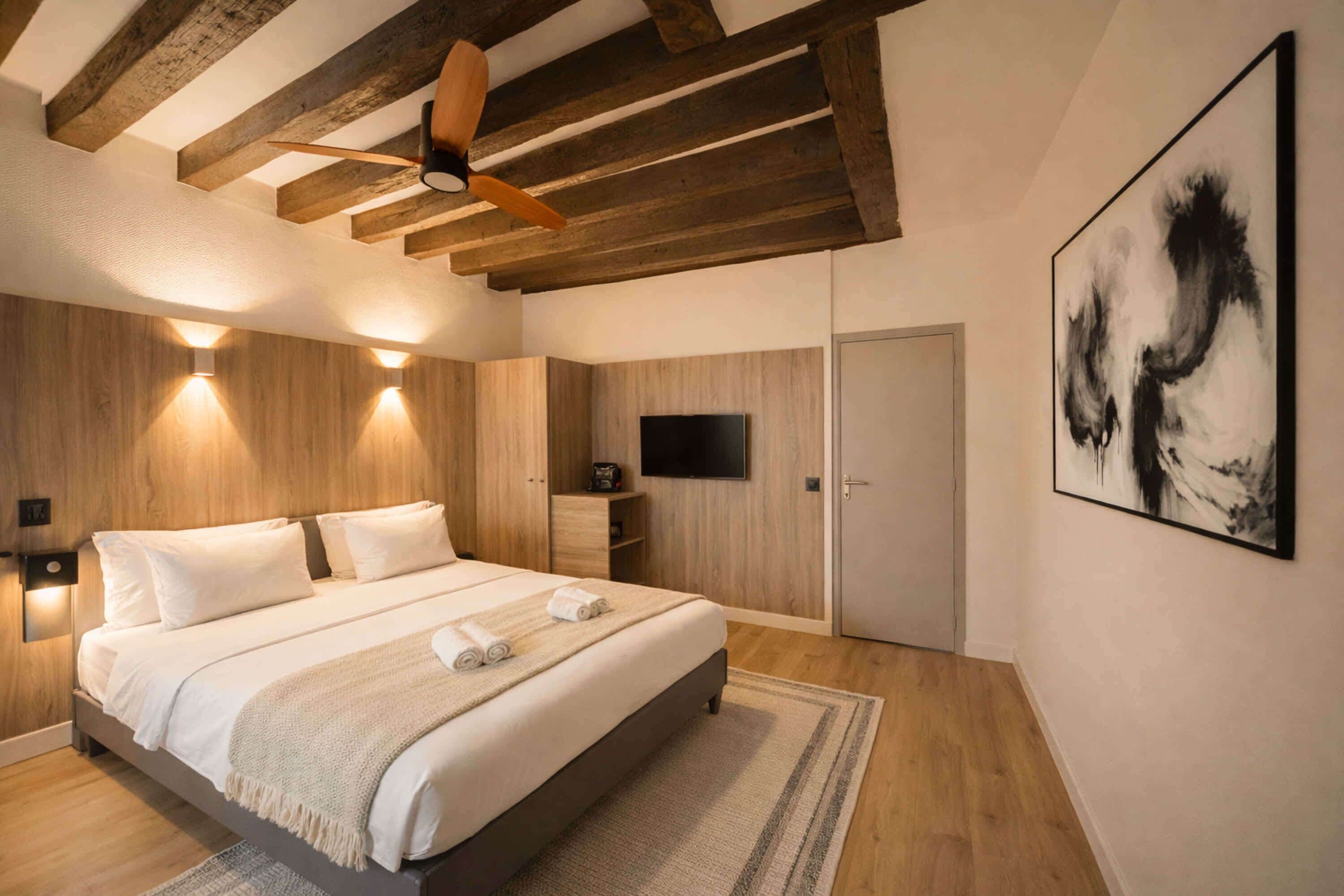 Iron/ironing board, WiFi, bed sheets