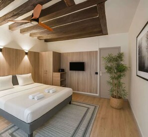 Bügeleisen/Bügelbrett, Reisekinderbett, WLAN, Bettwäsche