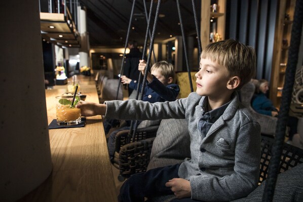 Lunsj og middag serveres, regionale retter