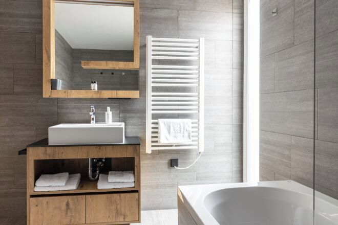 Safe på rommet, skrivebord, barnesenger og wi-fi (inkludert)