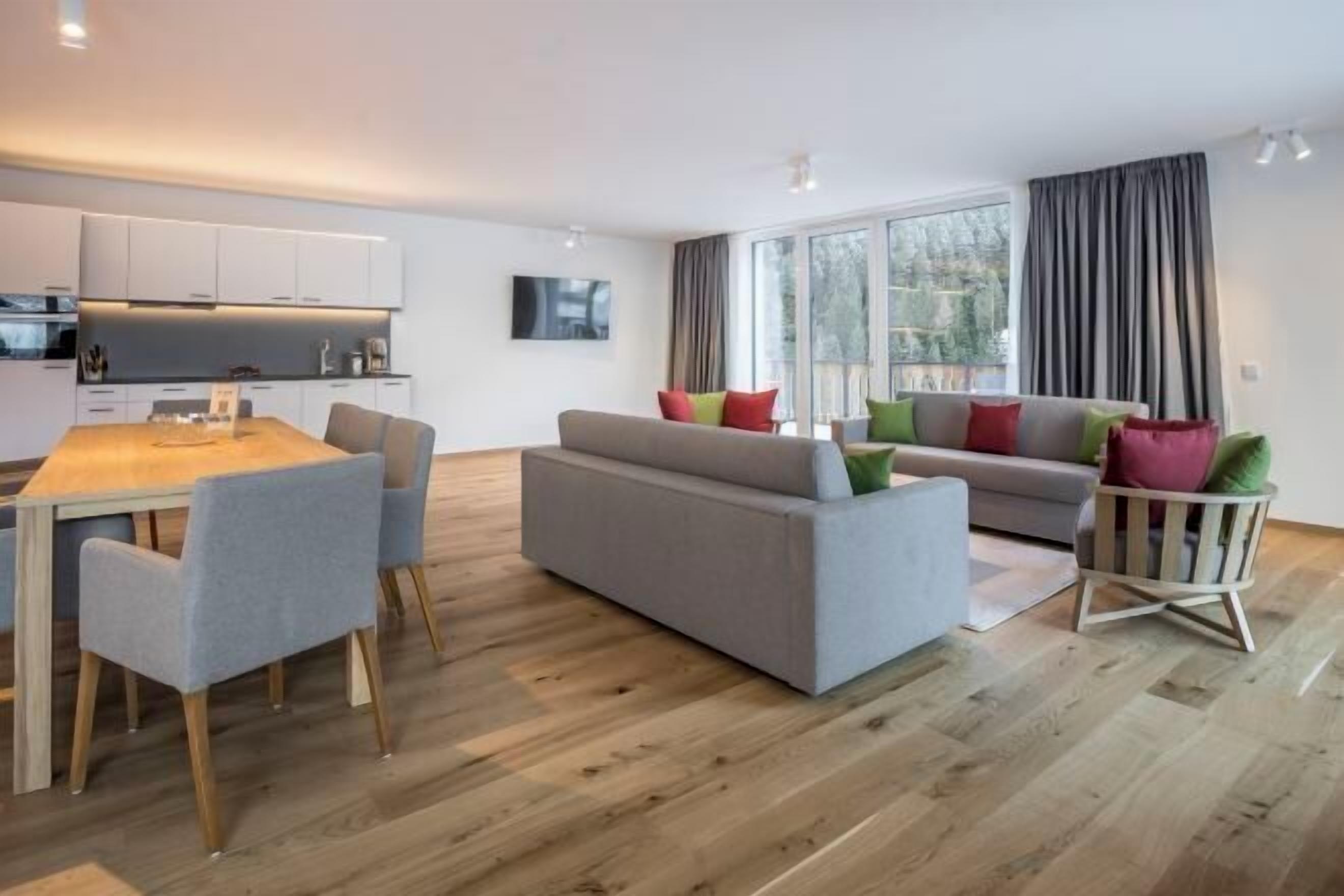 In-room safe, desk, cribs/infant beds, free WiFi