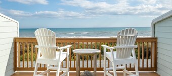 Dolphin View-Ocean Front, Multiple pools, Decks overlooking the ocean!