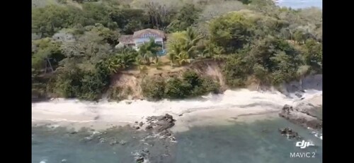 Stunning Oceanfront 4-Bdrm Villa w/ Infinity Pool