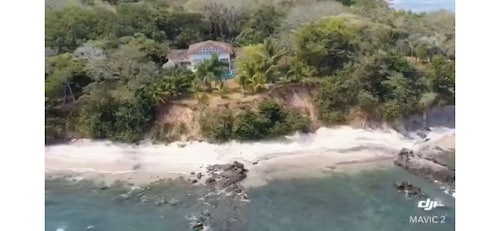 Stunning Oceanfront 4-Bdrm Villa w/ Infinity Pool