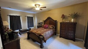 8 bedrooms, desk, iron/ironing board, travel cot