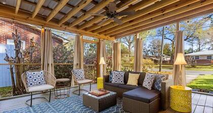 Cozy Charleston Bungalow w/Secluded Outdoor Space
