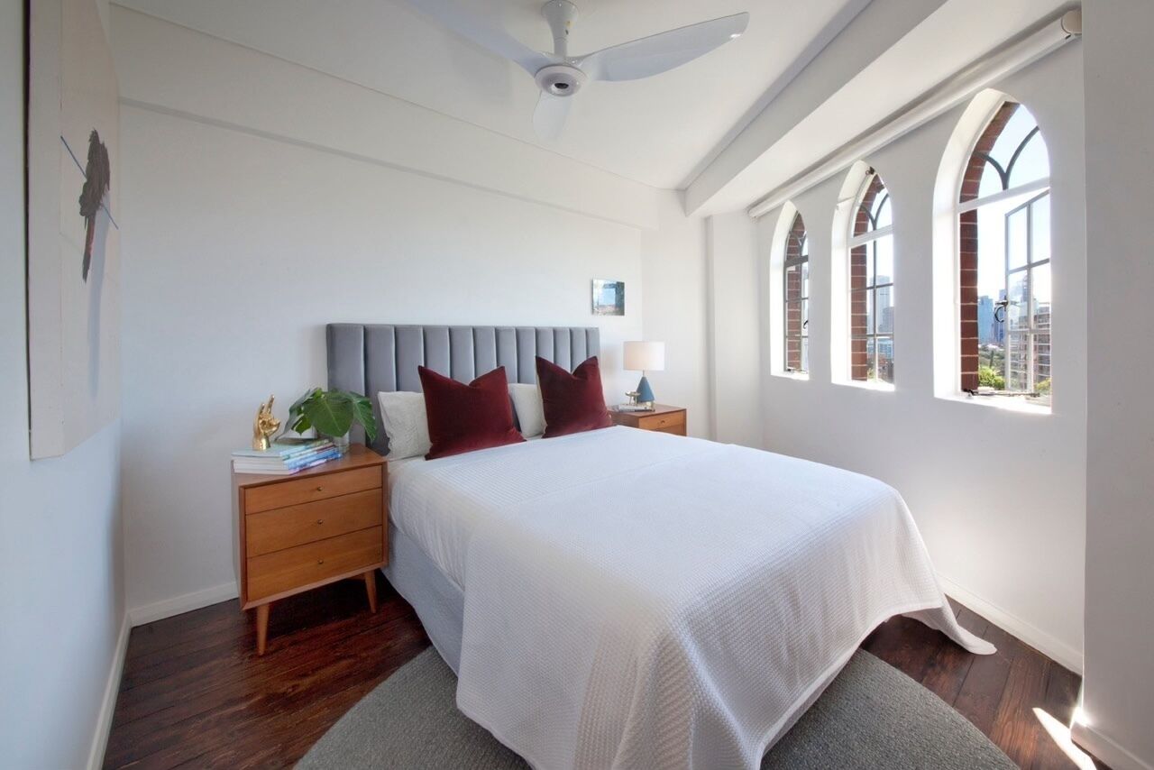 Art Deco Penthouse Apartment With Roof Top Terrace Sleeps 4 Adults and Parking