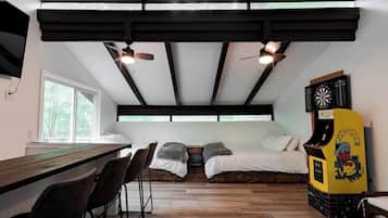 4 makuuhuonetta, silitysrauta/-lauta, Wi-Fi, vuodevaatteet