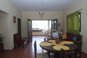 Dining - Beautiful walking distance to the beach (Yelapa)