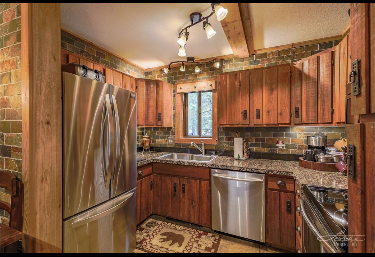 BEAR PARK CABIN, glacier, lakes, fishing & hiking, ATV trails!