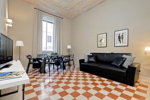 TV - Monti Apartments - M7 (Rome)