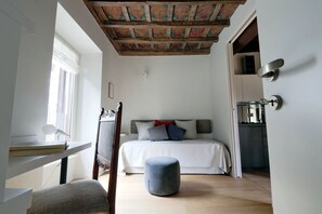 2 dormitoris, planxa i posts de planxar, wifi gratuïta i roba de llit