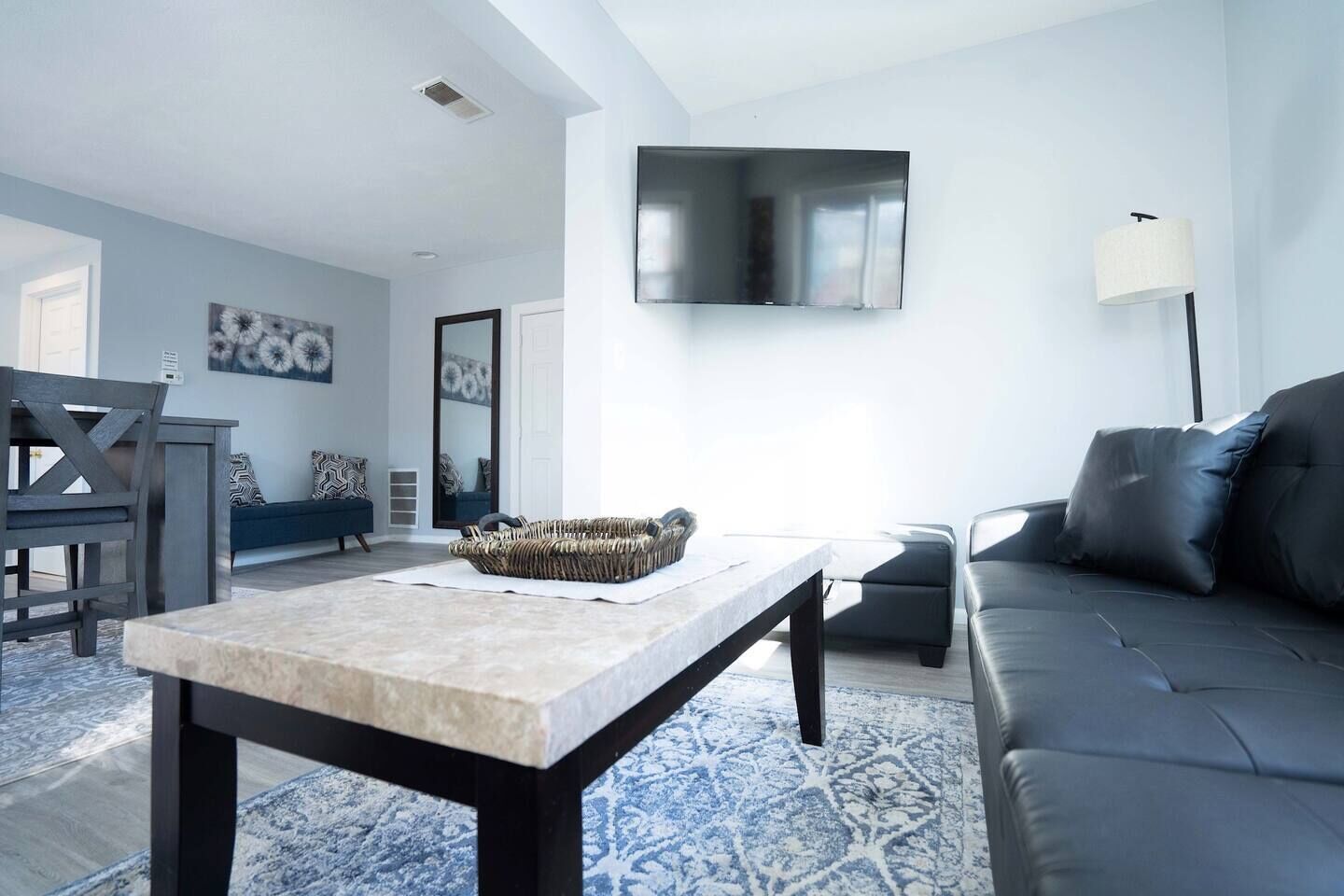 Bright & Modern 2BR Apt in Historic Federal Hill!