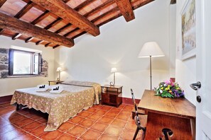 1 dormitorio, tabla de planchar con plancha, wifi gratis y ropa de cama