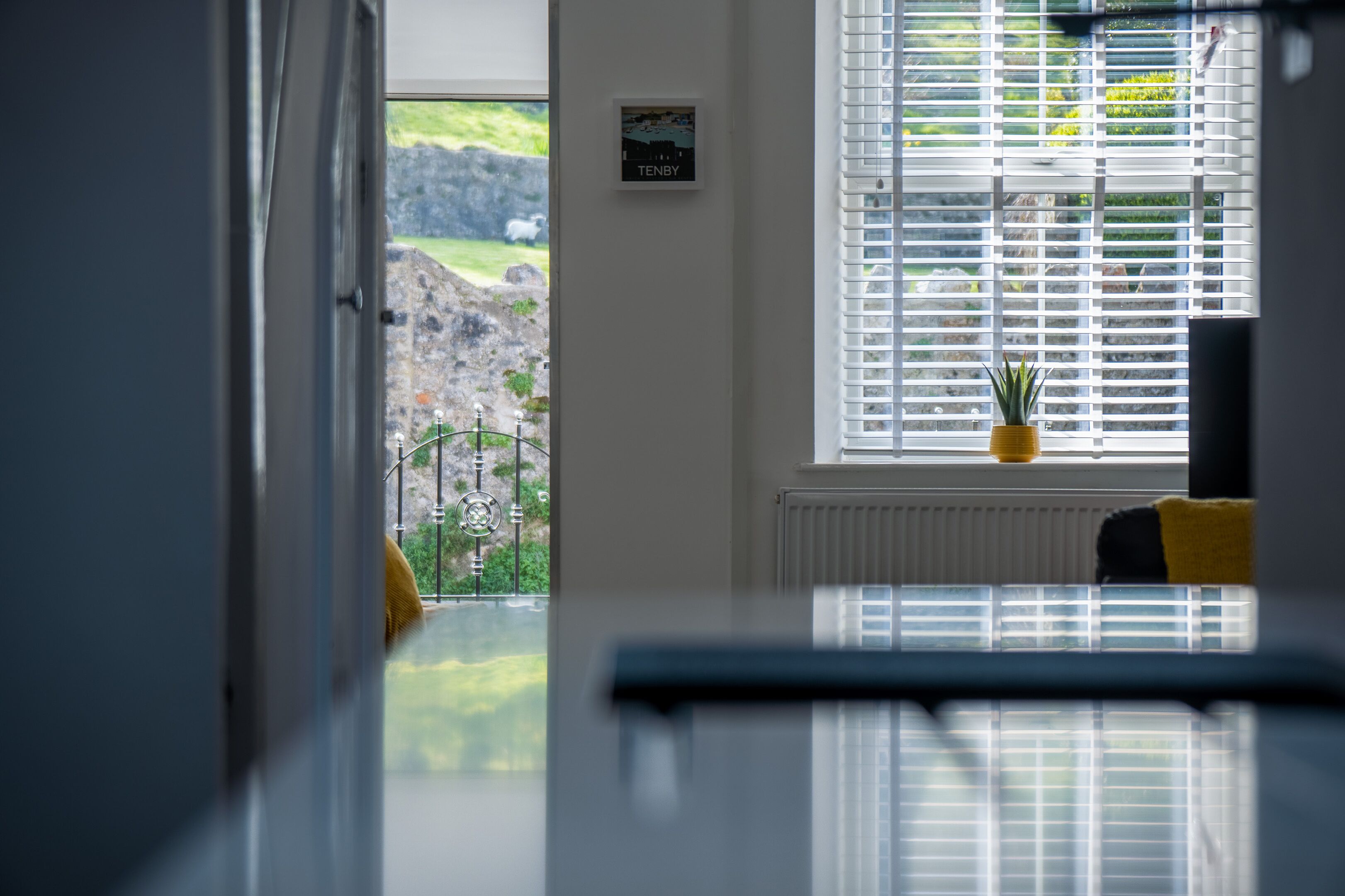 Hawtree Cottage - 2 Bed Cottage - Tenby