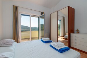 5 soverom, strykejern/-brett, reiseseng for barn og wi-fi (inkludert)