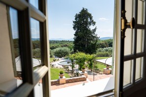 Royal Double Room | View from room - Château les Crostes (Lorgues)