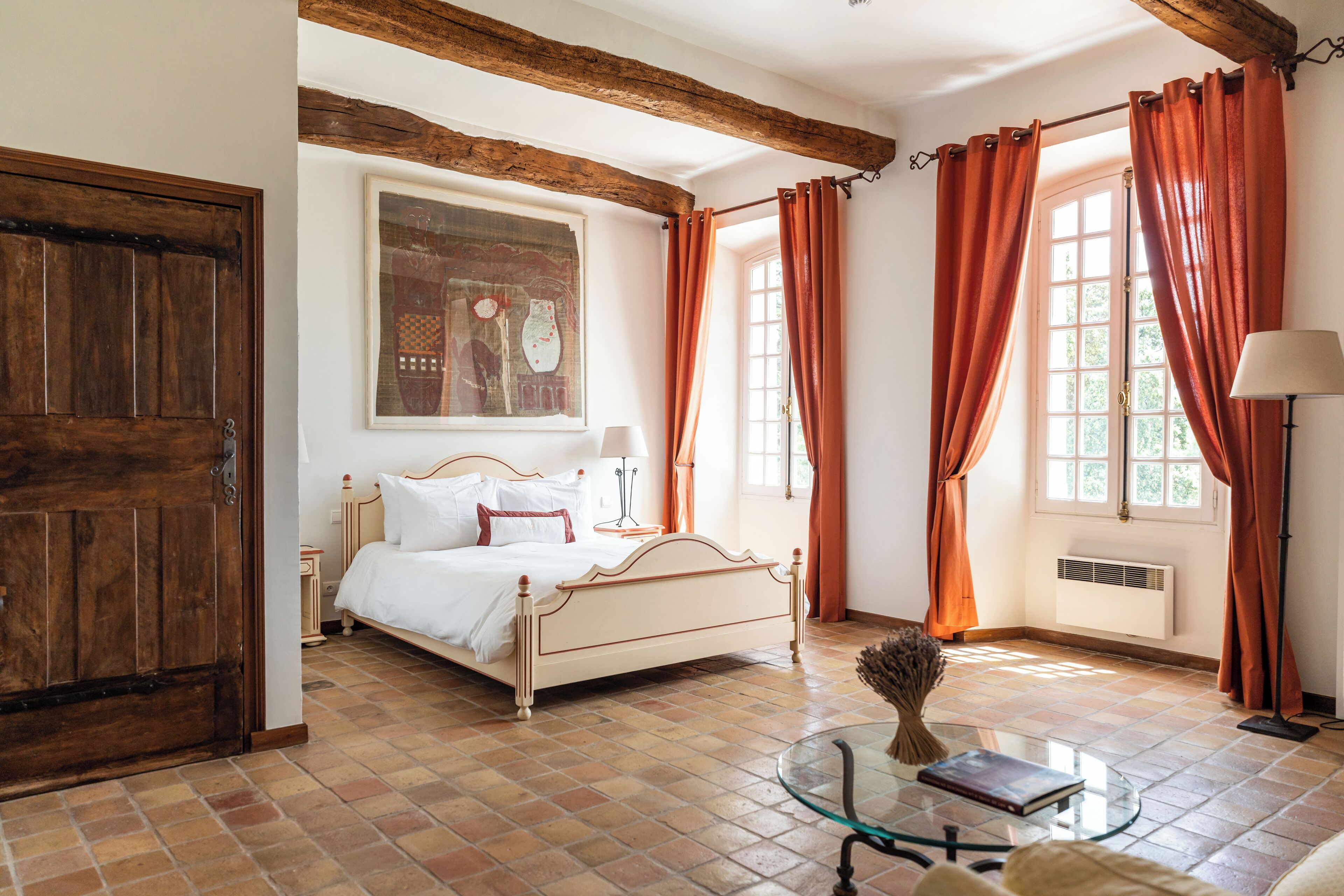 Premium bedding, in-room safe, desk, free WiFi