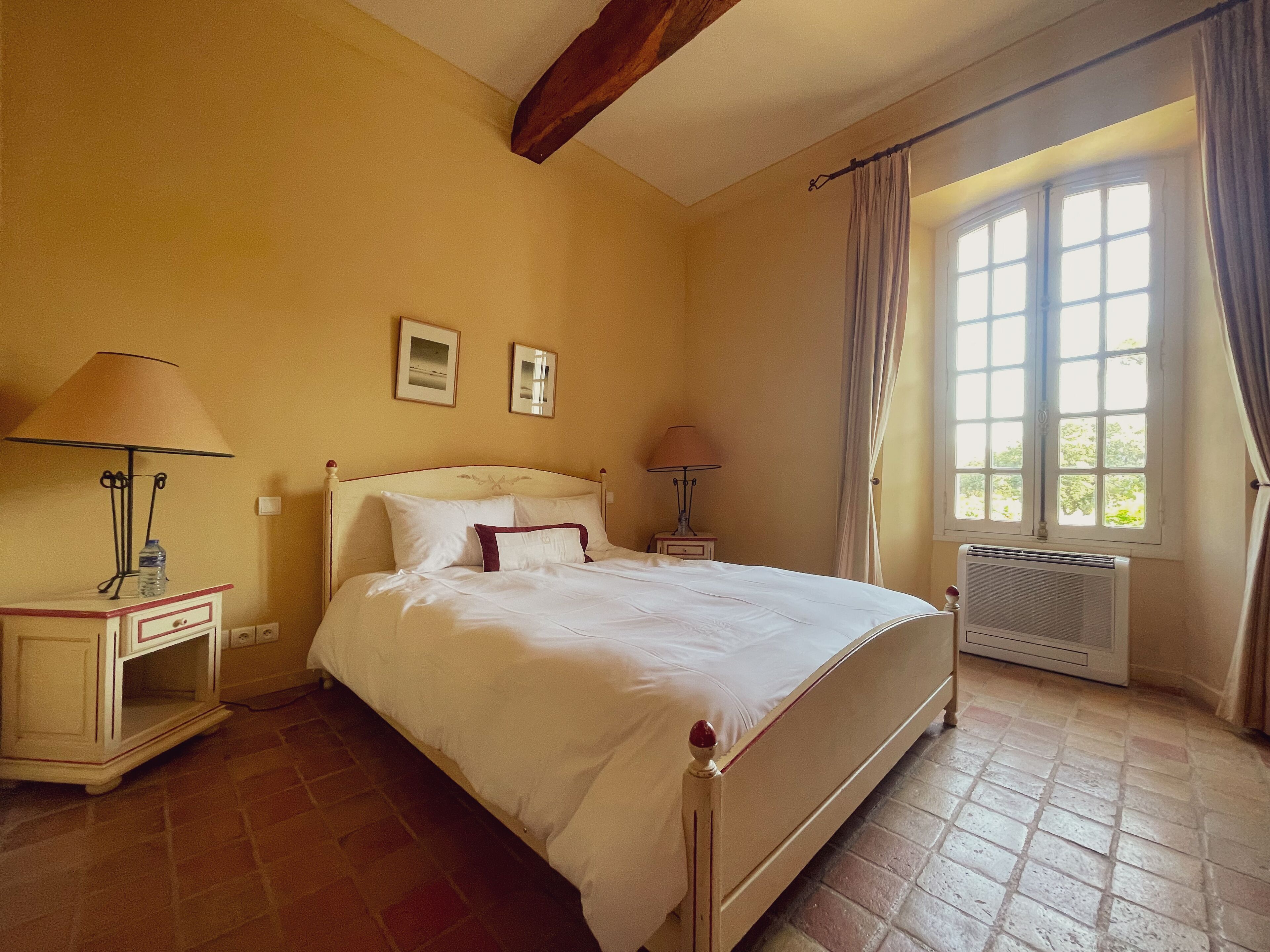 Premium bedding, in-room safe, desk, free WiFi