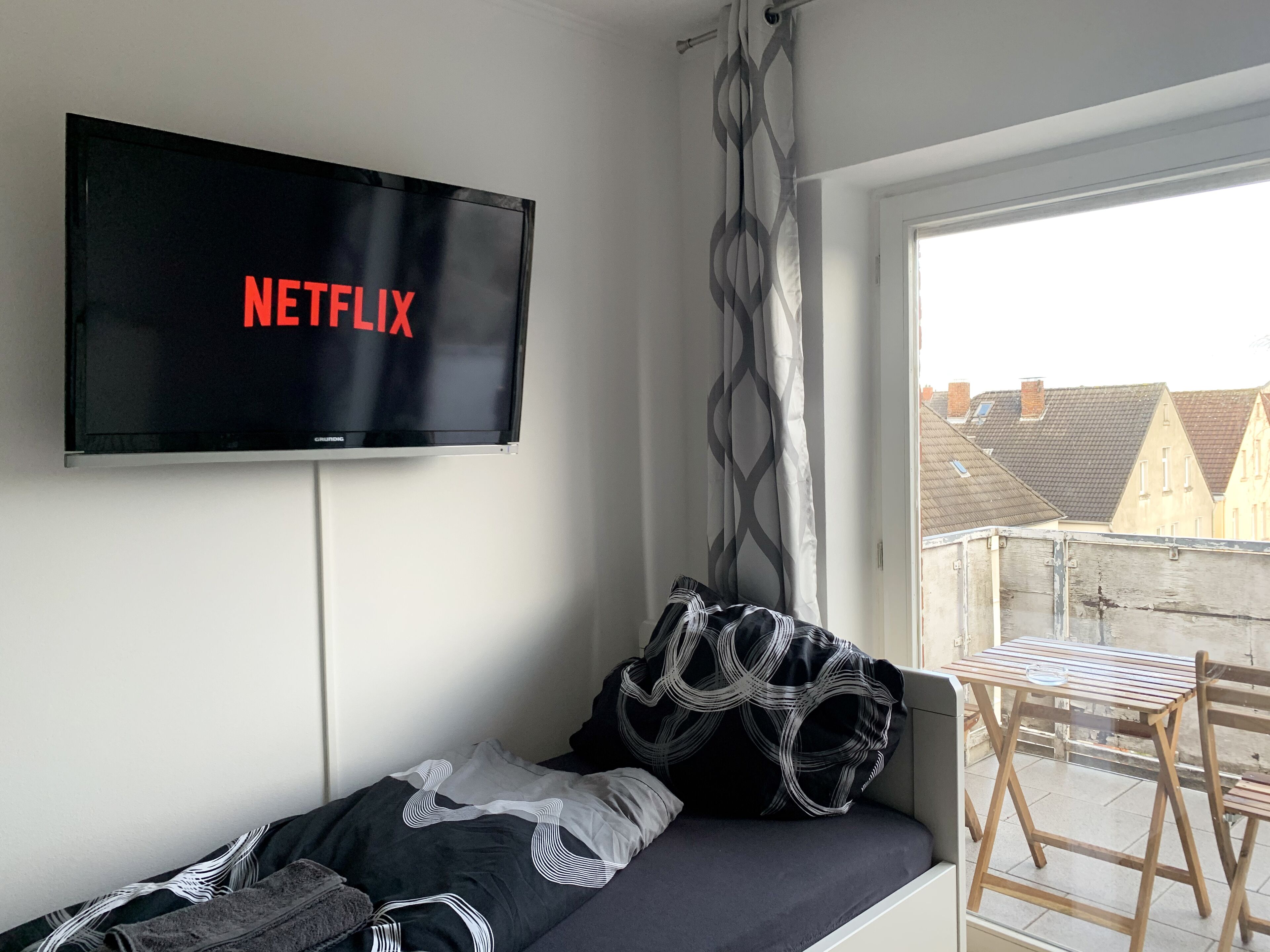 Balcony - Kitchen - Cofee & Tea - home2share