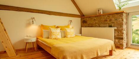 3 bedrooms, desk, travel cot, free WiFi