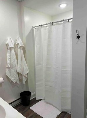Badewanne, Toilettenpapier