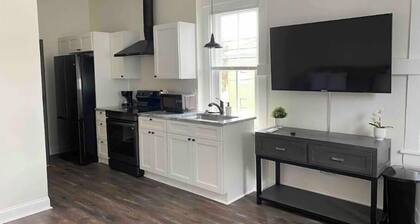 Brand New 1 Bedroom Apt w/ Off Street Parking 4