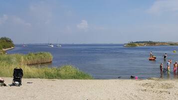 Vlak bij het strand