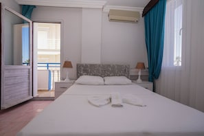 Superior Room, 1 Queen Bed | Iron/ironing board, free WiFi, bed sheets - Arden Hotel (Didim)