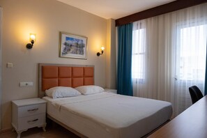 Iron/ironing board, free WiFi, bed sheets