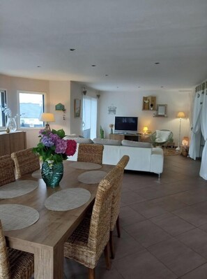 Dining - Spacious and warm house for 6 people (Pouldergat)