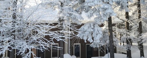 SLOPE SIDE SKI IN /  SKI OUT TOWNHOUSE TOP OF POWDER MONKEY LIFT BEST LOCATION