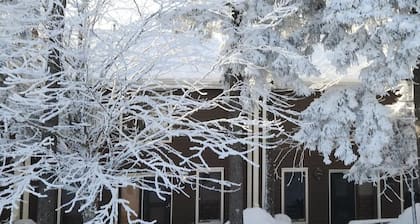 SLOPE SIDE SKI IN / SKI OUT TOWNHOUSE TOP OF POWDER MONKEY LIFT BEST LOCATION