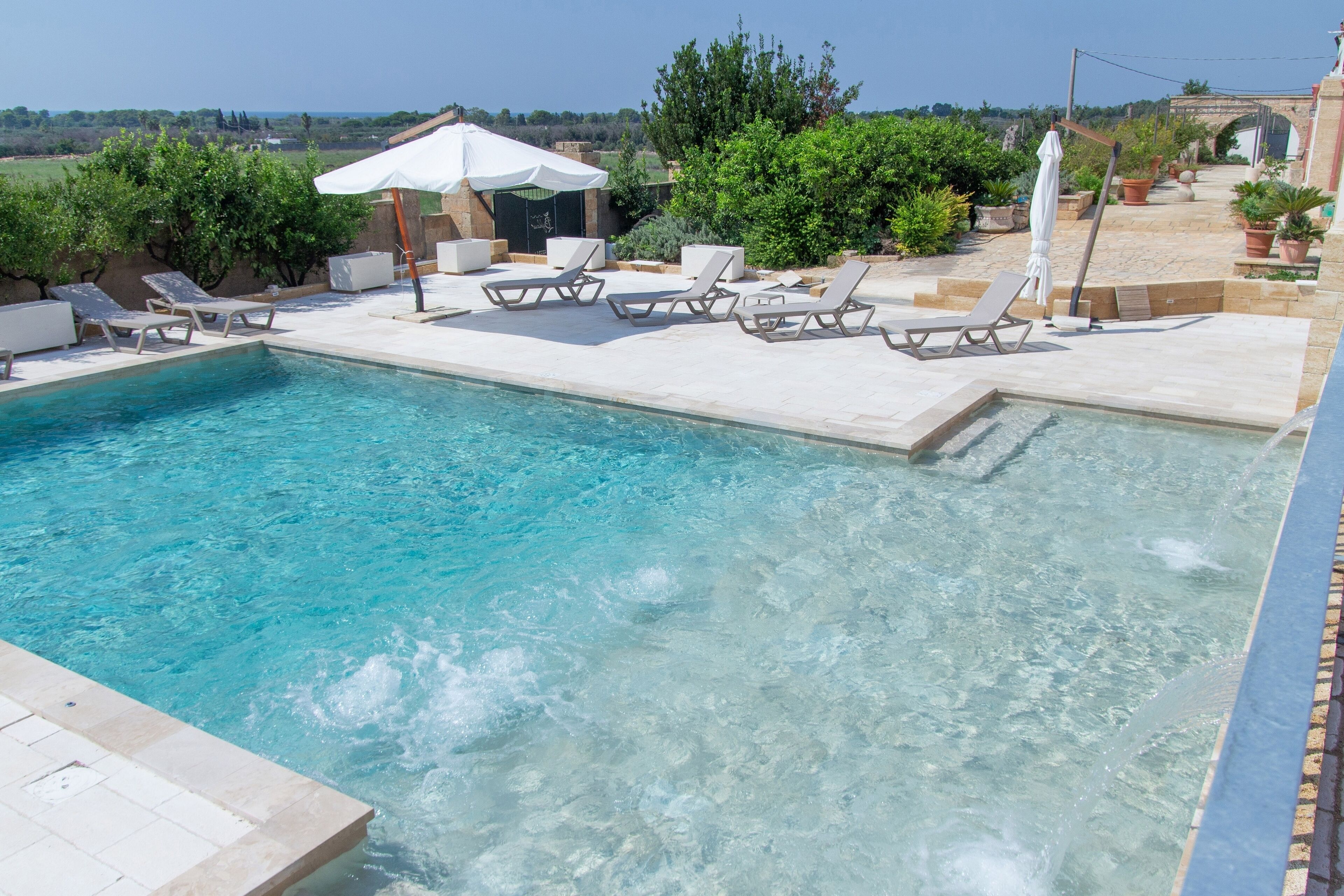 Piscine extérieure (ouverte en saison)