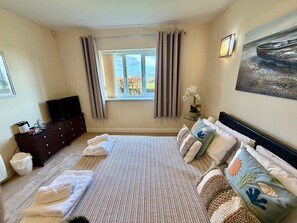2 bedrooms, individually decorated, individually furnished, free WiFi - Apartment 1 (Morecambe)