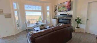 Tranquil, 3BR, entertaining, Mountain Home