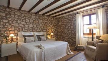 Standard Suite | 1 bedroom, premium bedding, down duvets, minibar