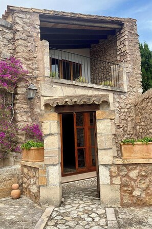 Superior Suite | 1 bedroom, premium bedding, down comforters, minibar