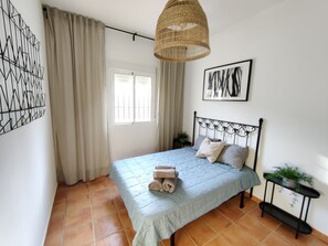 3 chambres, bureau, fer et planche à repasser, Wi-Fi gratuit